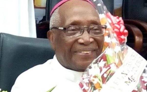 Les Hommages du Gouvernement Légitime du TOGO à Mgr Philippe FANOKO KPODZRO, Archevêque Emérite de Lomé.