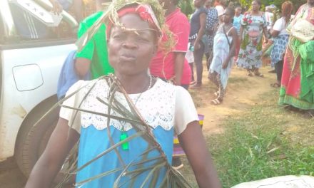 Colère des femmes de Malinga contre la pauvreté chronique et la surexploitation du bois
