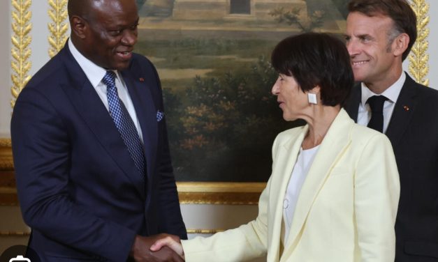 La France s&rsquo;impose en unique maître des horloges, sur la manganèse gabonais.