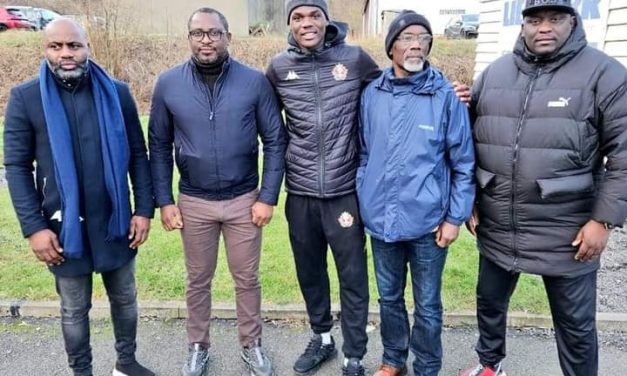 FOOT BALL: Prospection offensive du sélectionneur national,Thierry Mouyouma, en Europe.