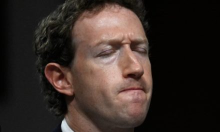 FACEBOOK: Le fondateur Mark Zuckerberg a « du sang sur les mains »