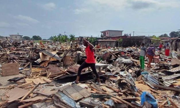 Colère noire de gabonais contre OLIGUI NGUEMA, face à son entêtement à déguerpir à tout va, sans indemnisation, ni relogement !