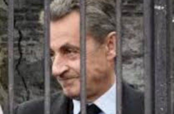 5 ans de prison dorée et ferme, pour Nicolas SARKOZY